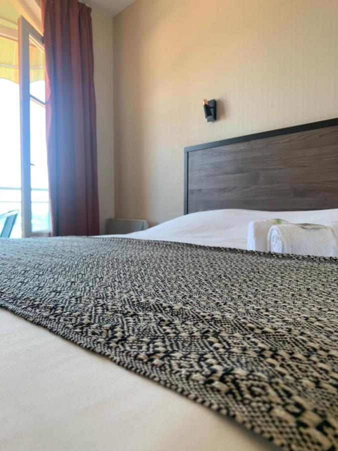 Les Pieds Dans L'Eau 2 Bed & Breakfast Канкал Екстериор снимка